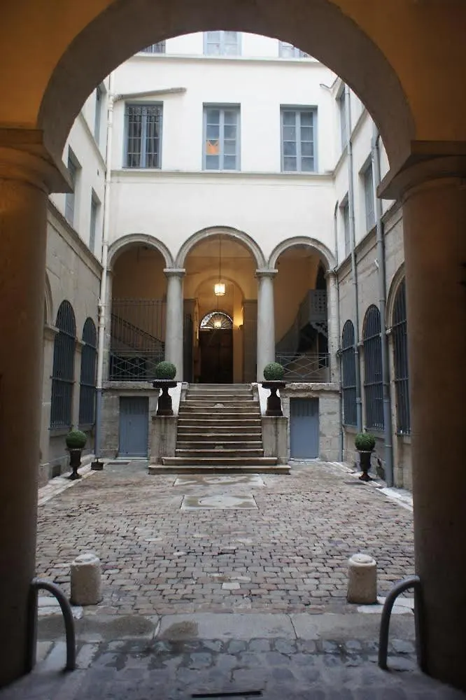 Tiny Duplex Climatise Apartment Lyon