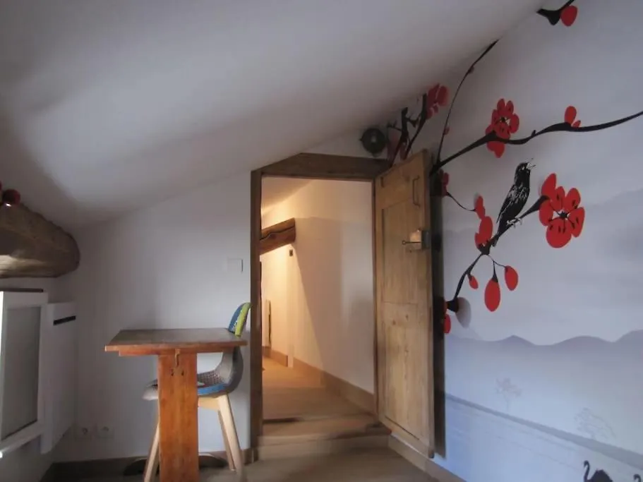 Tiny Duplex Climatise Apartment Lyon